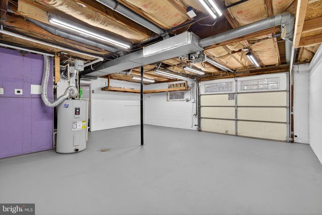 39 1ST ST, Windsor, PA 17366