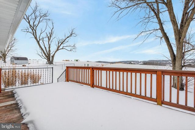 39 1ST ST, Windsor, PA 17366