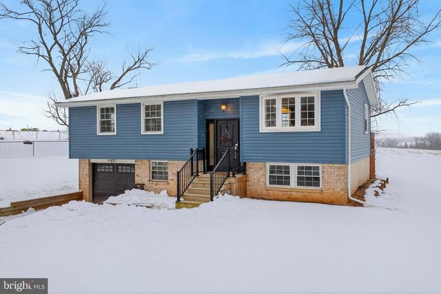 39 1ST ST, Windsor, PA 17366