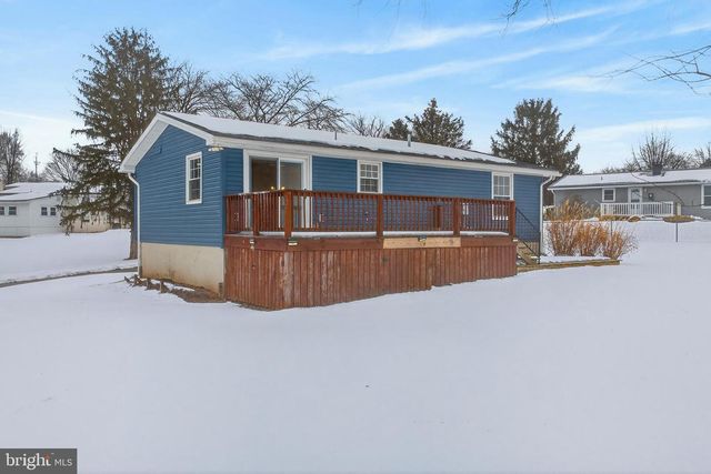 39 1ST ST, Windsor, PA 17366