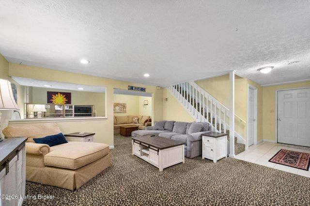 401 Seneca Rd, Shelbyville, KY 40065