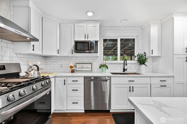 23119 80th Place W, Edmonds, WA 98026