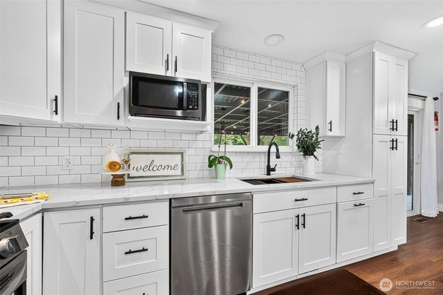 23119 80th Place W, Edmonds, WA 98026