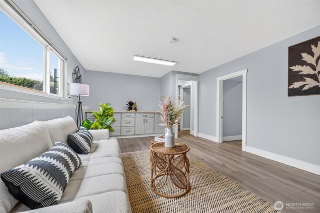 23119 80th Place W, Edmonds, WA 98026
