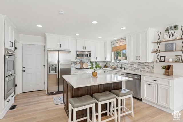 6877 PINEVIEW CIR, Salt Lake City, UT 84121