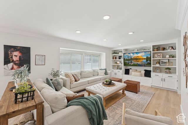 6877 PINEVIEW CIR, Salt Lake City, UT 84121