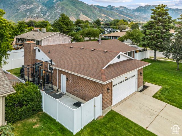 6877 PINEVIEW CIR, Salt Lake City, UT 84121