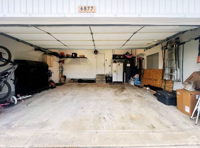 6877 PINEVIEW CIR, Salt Lake City, UT 84121