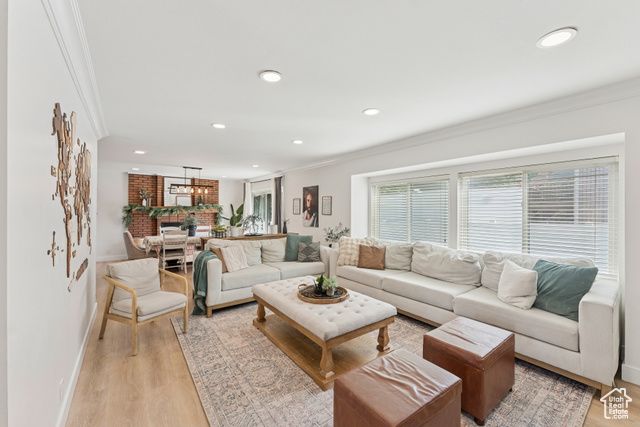 6877 PINEVIEW CIR, Salt Lake City, UT 84121