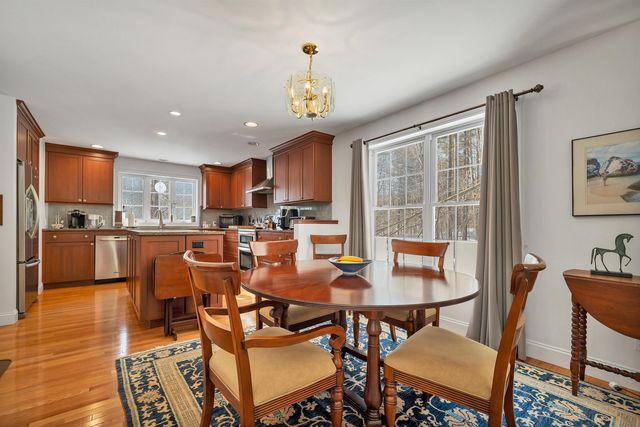 11 Vineyard Drive, Stratham, NH 03885