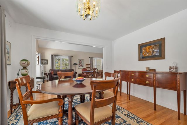 11 Vineyard Drive, Stratham, NH 03885