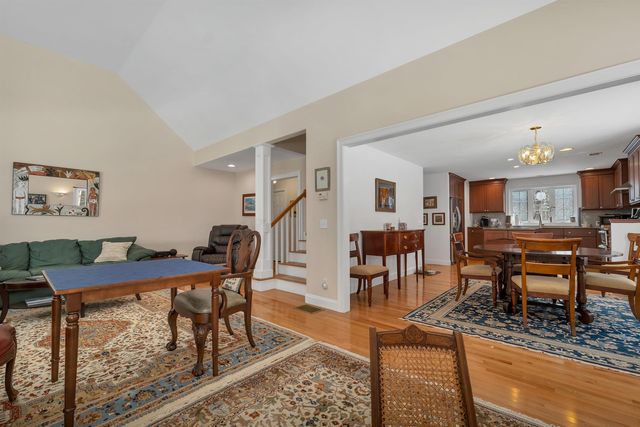 11 Vineyard Drive, Stratham, NH 03885