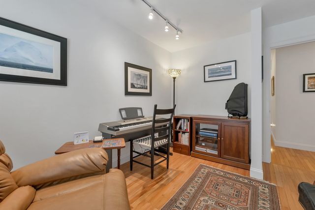 11 Vineyard Drive, Stratham, NH 03885