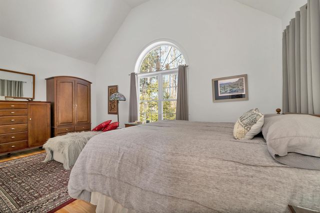 11 Vineyard Drive, Stratham, NH 03885