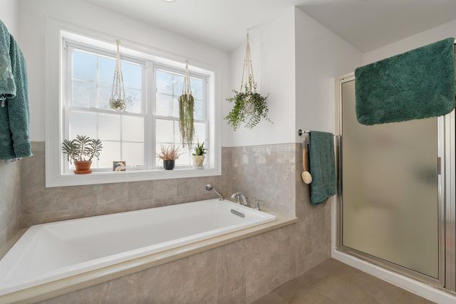 11 Vineyard Drive, Stratham, NH 03885