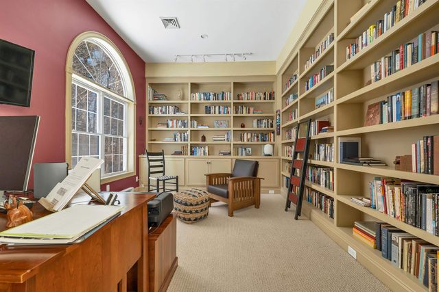 11 Vineyard Drive, Stratham, NH 03885