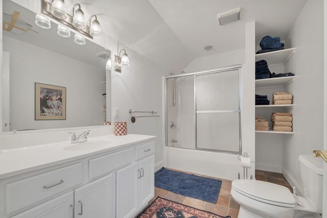 11 Vineyard Drive, Stratham, NH 03885