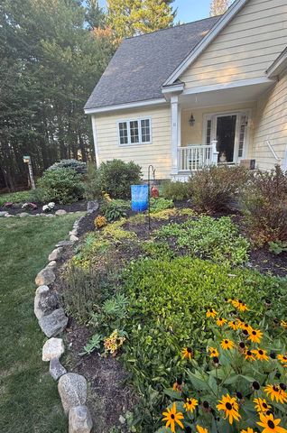 11 Vineyard Drive, Stratham, NH 03885