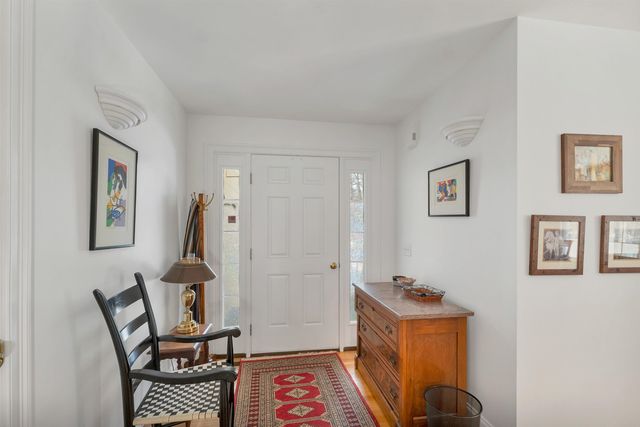 11 Vineyard Drive, Stratham, NH 03885