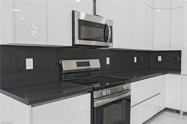 718 Bennington DR, Lehigh Acres, FL 33974