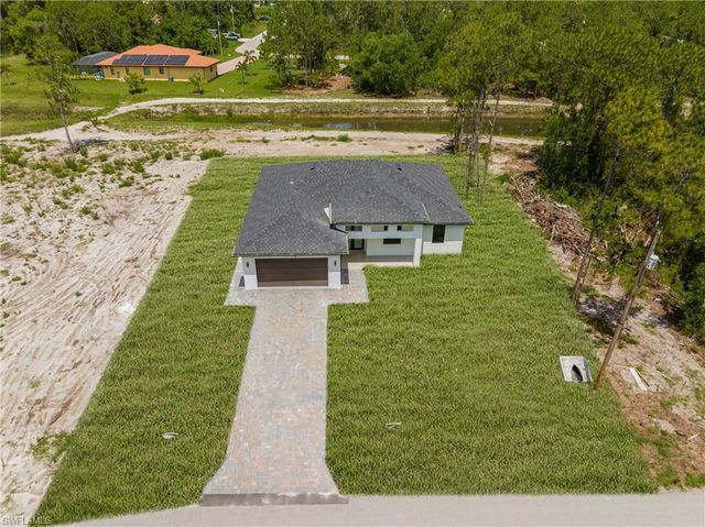 718 Bennington DR, Lehigh Acres, FL 33974