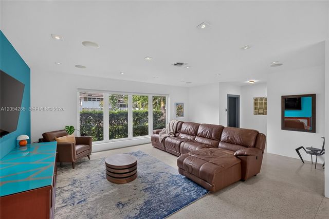 1065 NE 87th St, Miami, FL 33138