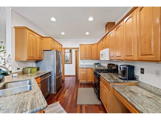 970 T St, Springfield, OR 97477