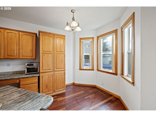 970 T St, Springfield, OR 97477