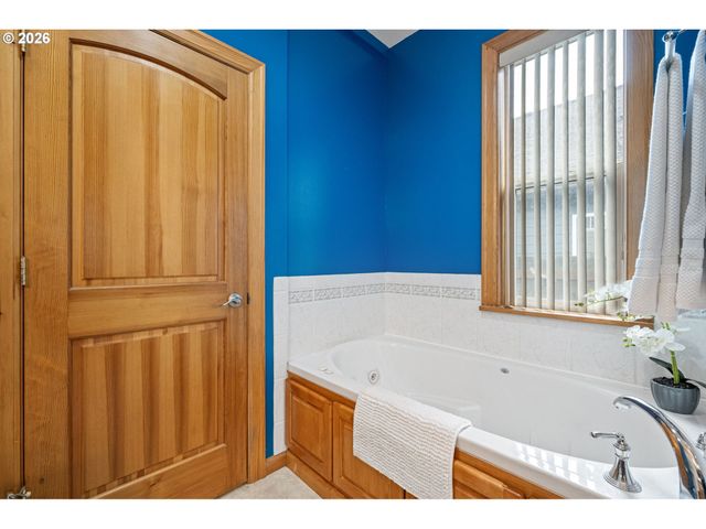 970 T St, Springfield, OR 97477