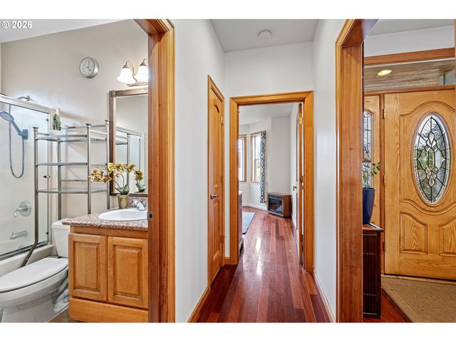 970 T St, Springfield, OR 97477