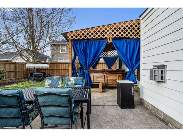 970 T St, Springfield, OR 97477