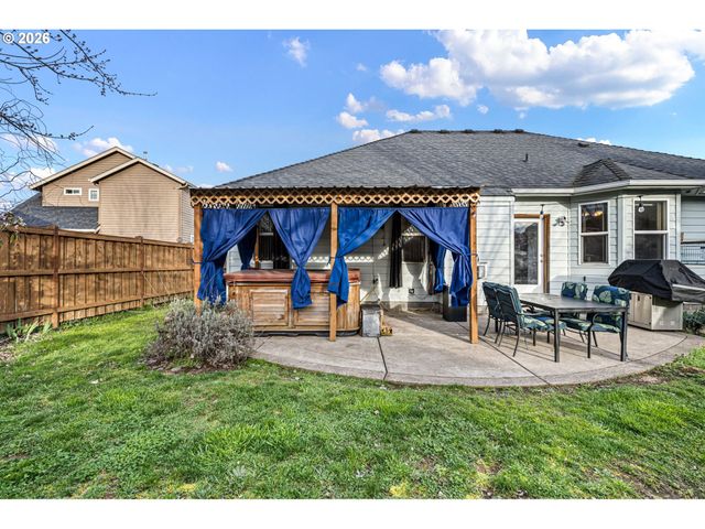 970 T St, Springfield, OR 97477