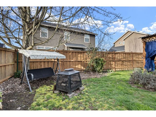 970 T St, Springfield, OR 97477