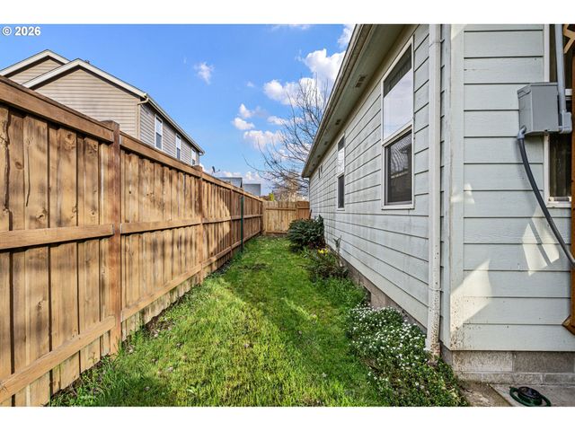 970 T St, Springfield, OR 97477