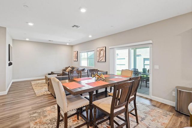 7040 Star Trail Way, Roseville, CA 95747