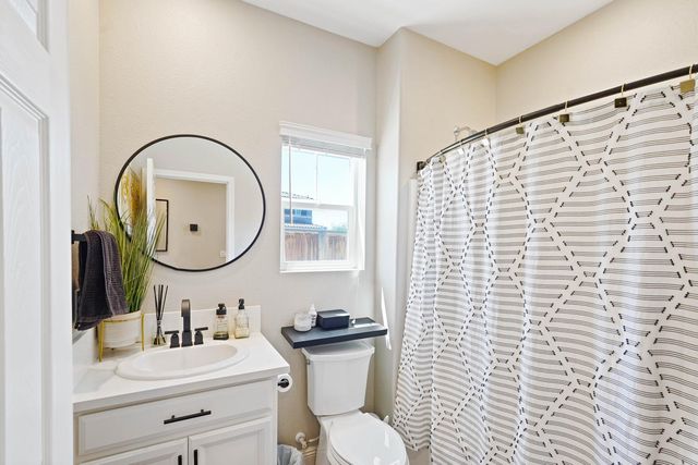 7040 Star Trail Way, Roseville, CA 95747