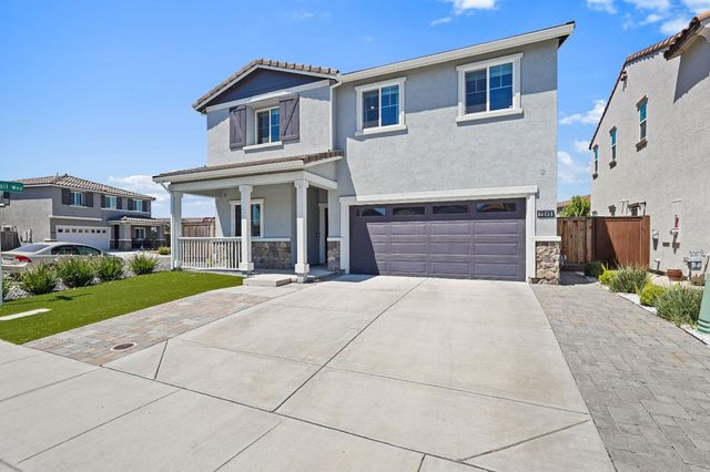 7040 Star Trail Way, Roseville, CA 95747