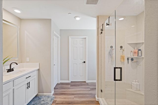 7040 Star Trail Way, Roseville, CA 95747