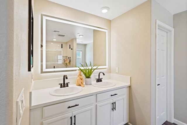 7040 Star Trail Way, Roseville, CA 95747
