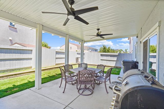 7040 Star Trail Way, Roseville, CA 95747