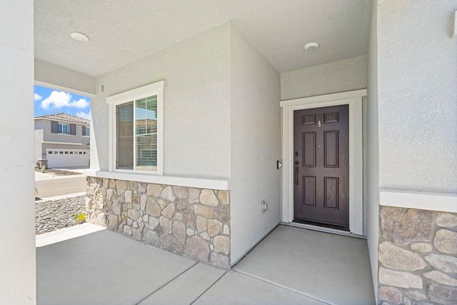 7040 Star Trail Way, Roseville, CA 95747