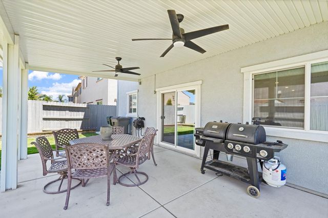 7040 Star Trail Way, Roseville, CA 95747