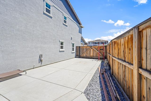 7040 Star Trail Way, Roseville, CA 95747
