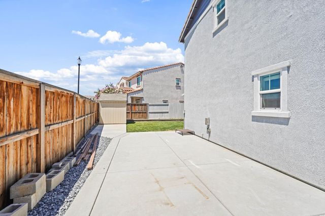 7040 Star Trail Way, Roseville, CA 95747
