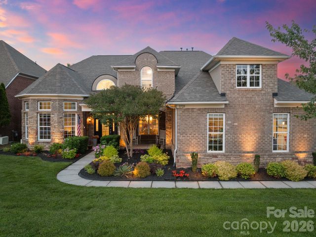11729 Avaly Lane, Charlotte, NC 28277