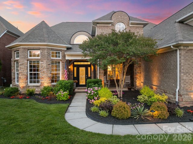 11729 Avaly Lane, Charlotte, NC 28277