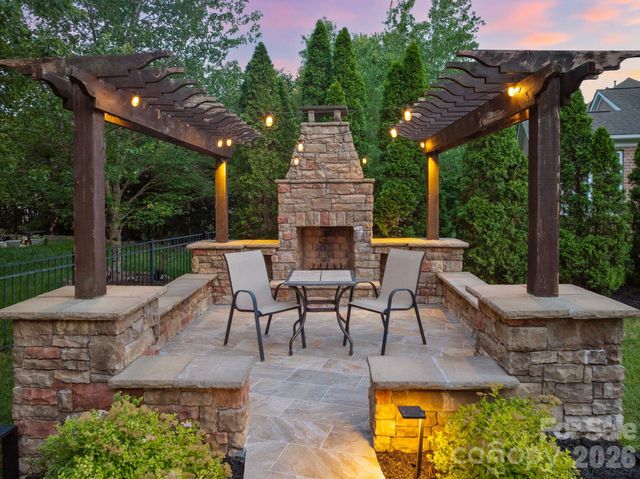 11729 Avaly Lane, Charlotte, NC 28277