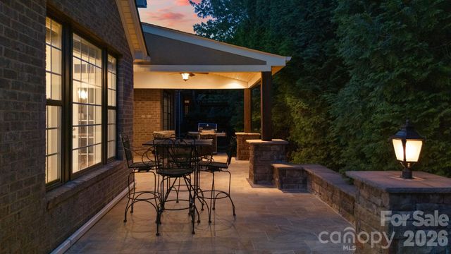 11729 Avaly Lane, Charlotte, NC 28277