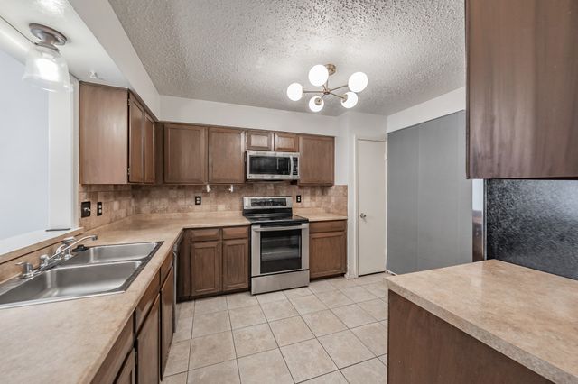 6107 Spyglass Lane, Garland, TX 75043