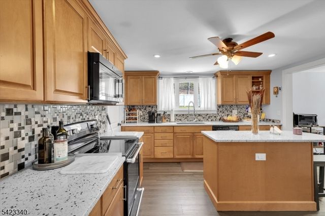 10 Hillside Ave, Milford Boro, NJ 08848